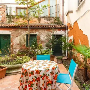ca-longhi.hotelinveneto.com/